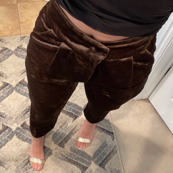 Brunello Cucinelli Pants - Crop Brunello Cucinelli High Waisted Trousers.